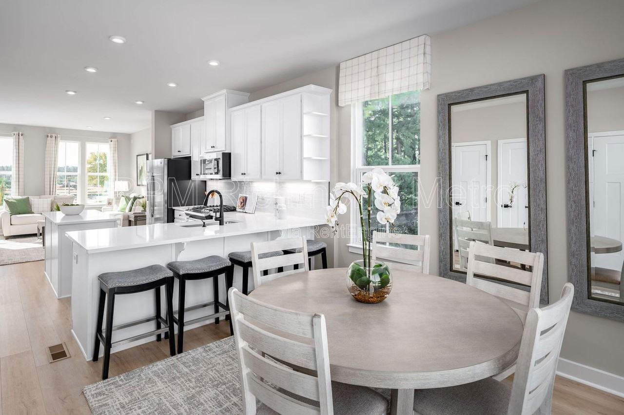 1681 Ewing Park Loop - Photo 6 of 22