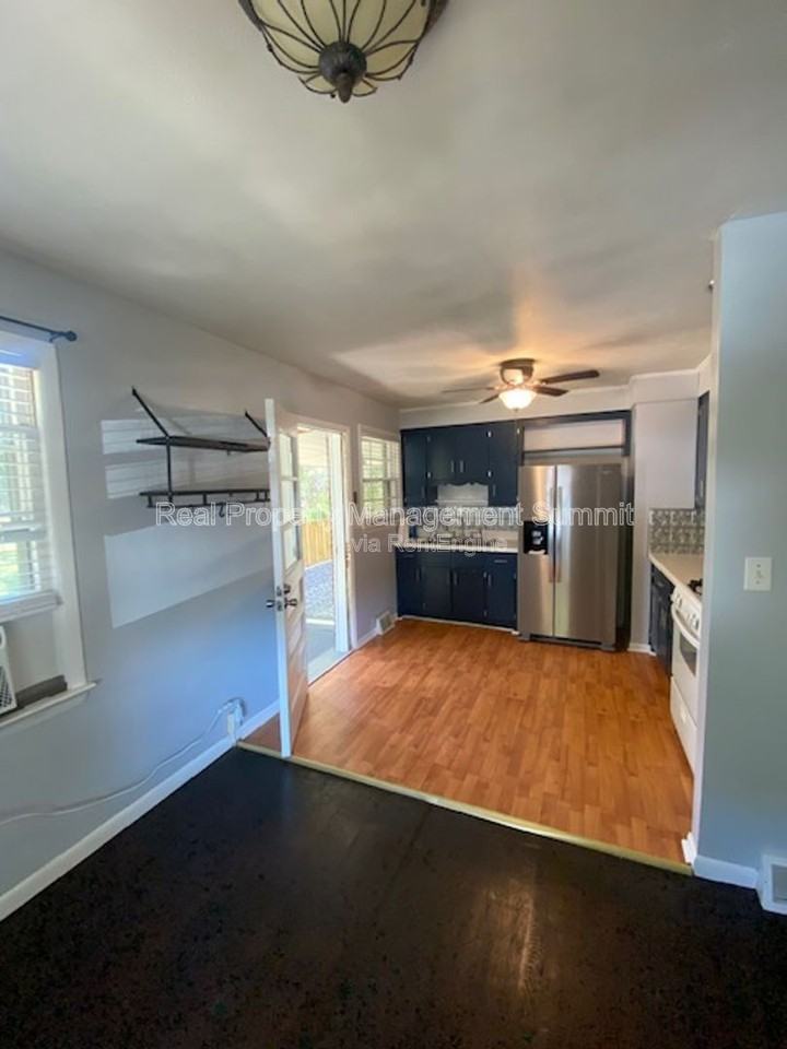 302 Archer St - Photo 5 of 22