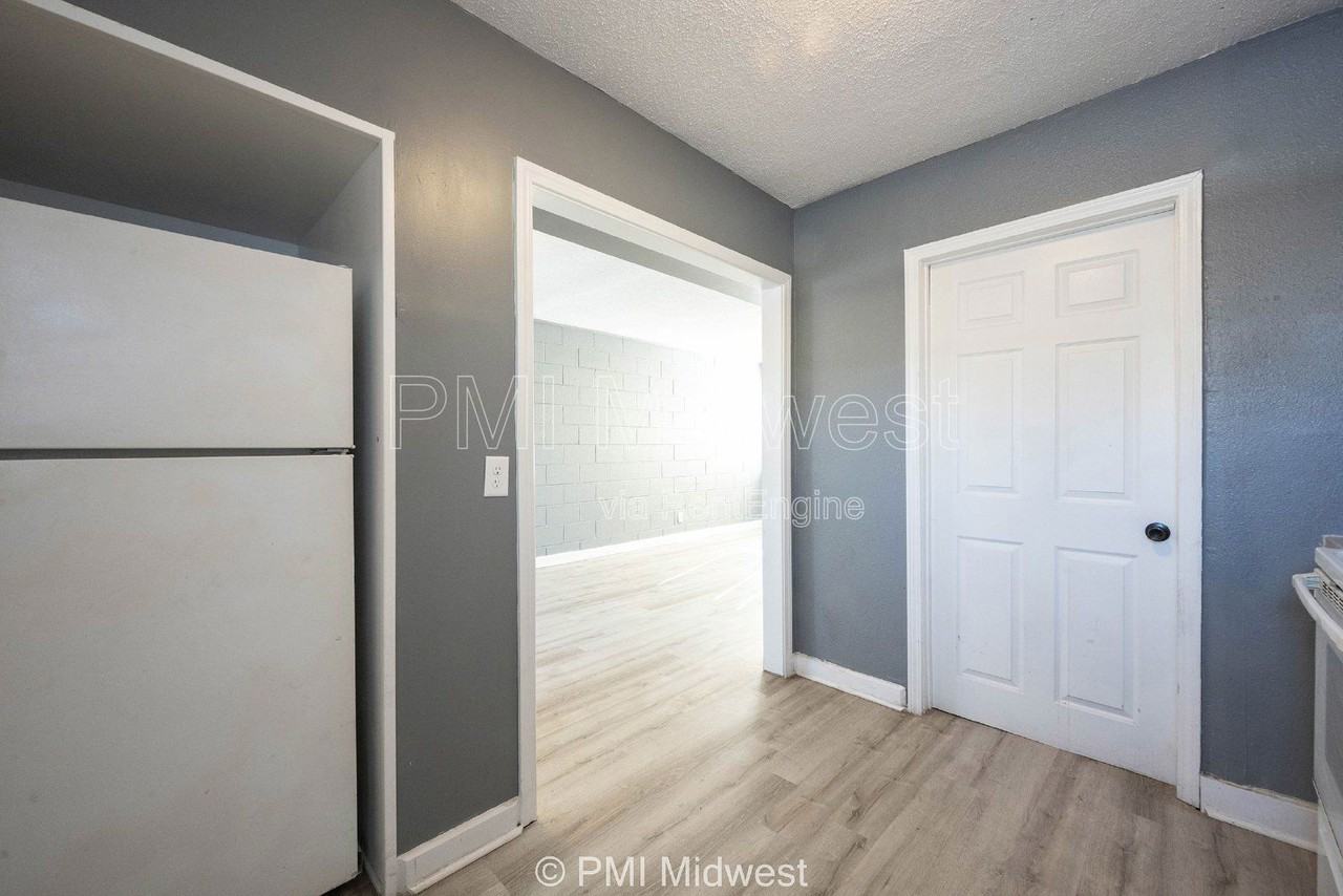 6062 East 16th Street - Photo 7 of 50