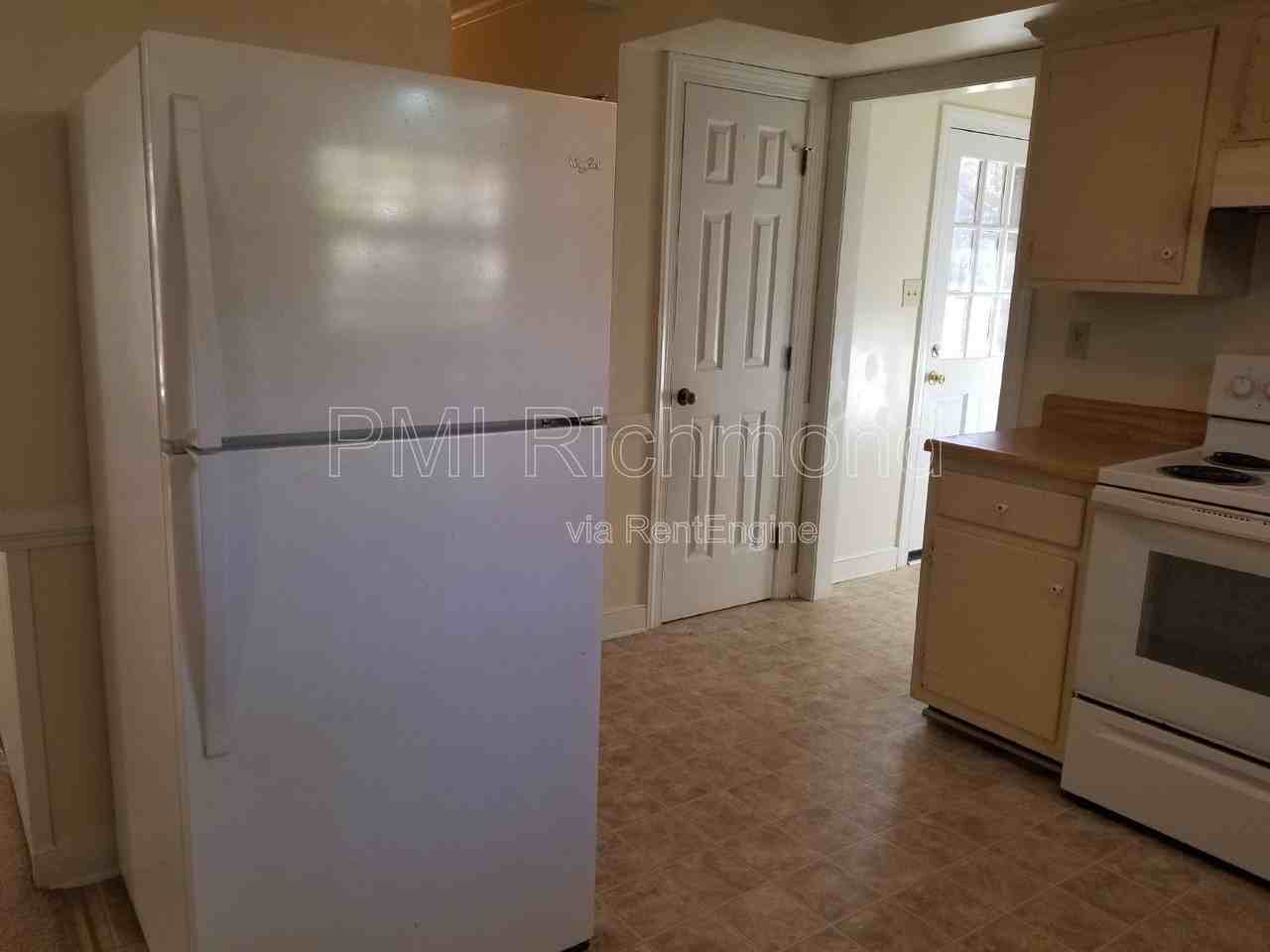 9712 Kendrick Rd - Photo 4 of 19