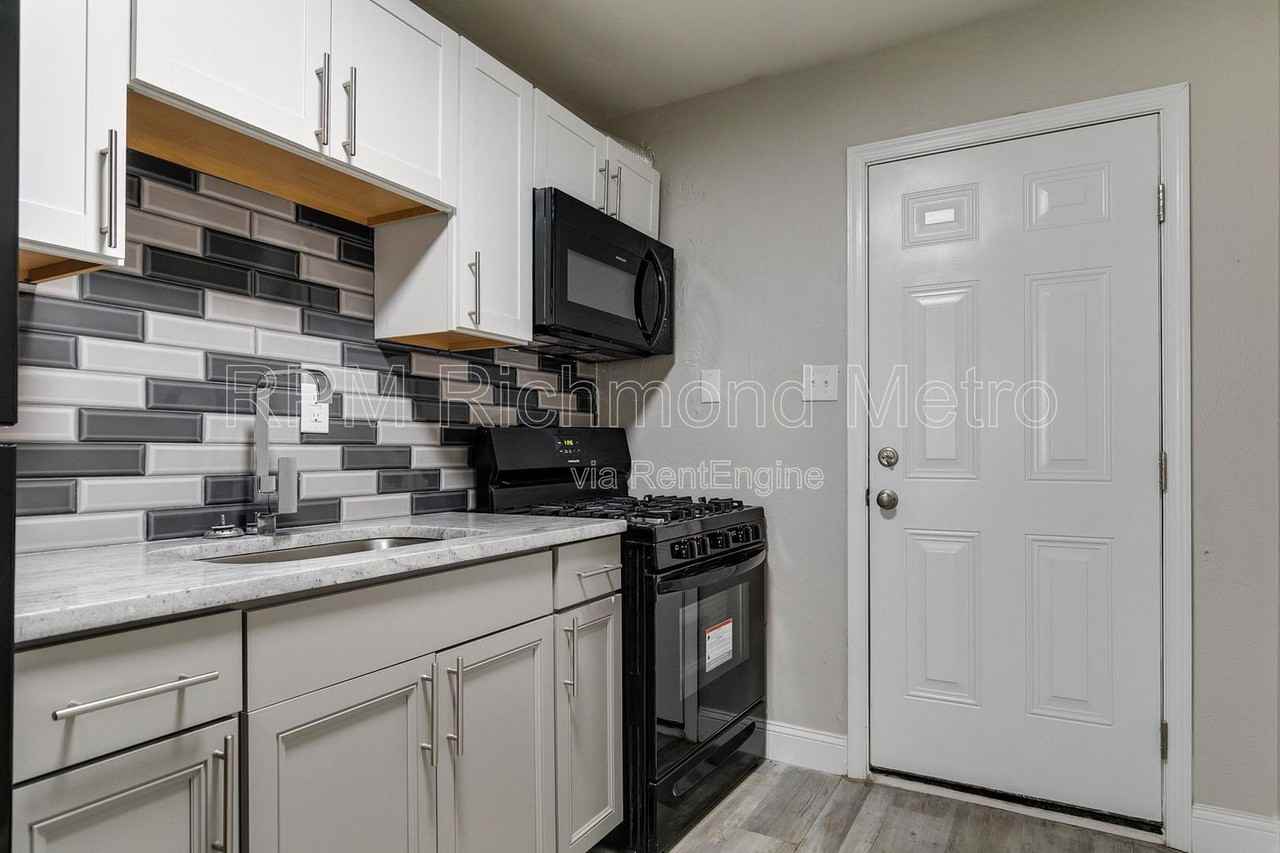 1901 Whitcomb St #5 - Photo 2 of 9