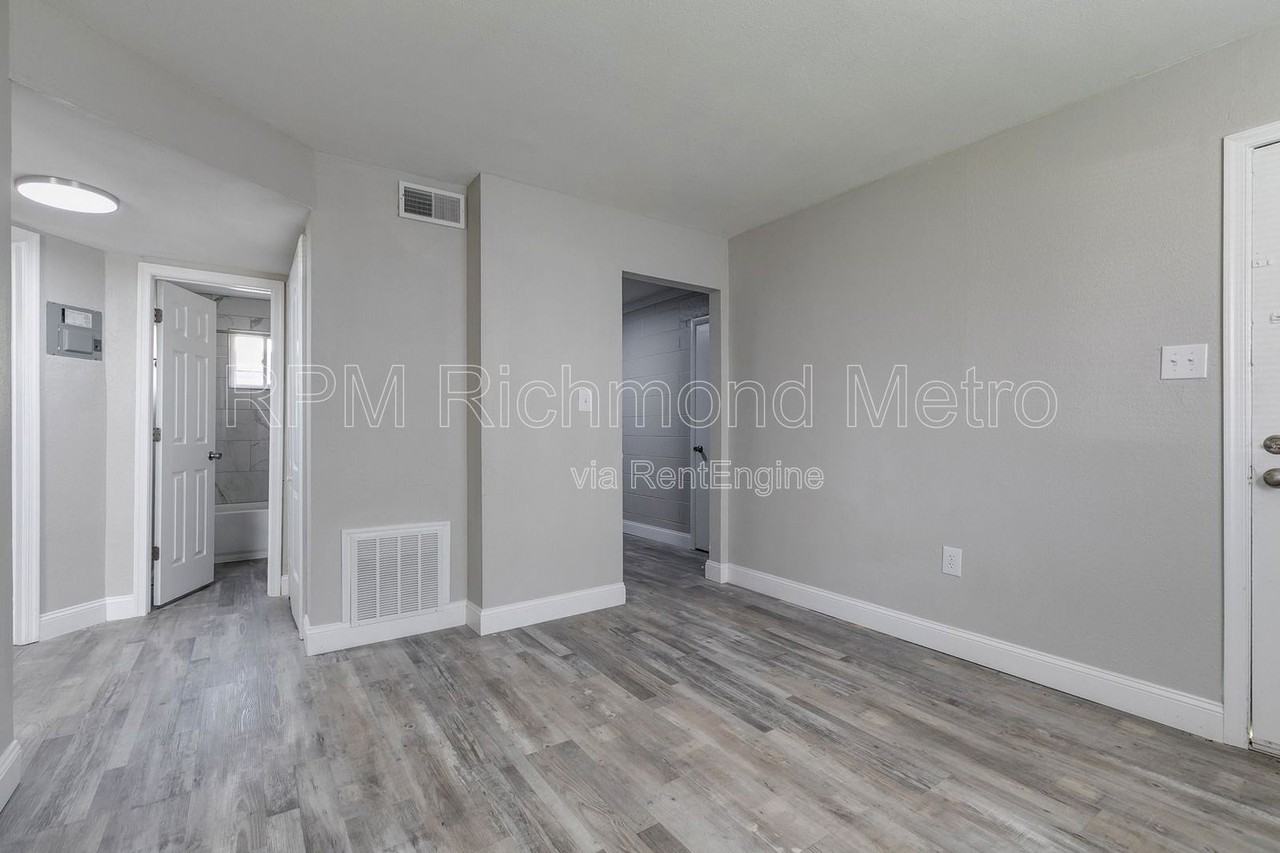 1901 Whitcomb St #5 - Photo 3 of 9