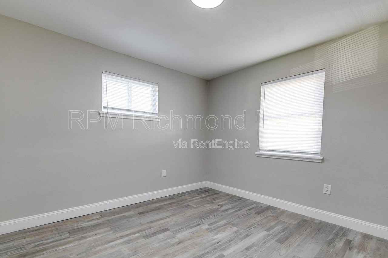 1901 Whitcomb St #5 - Photo 5 of 9