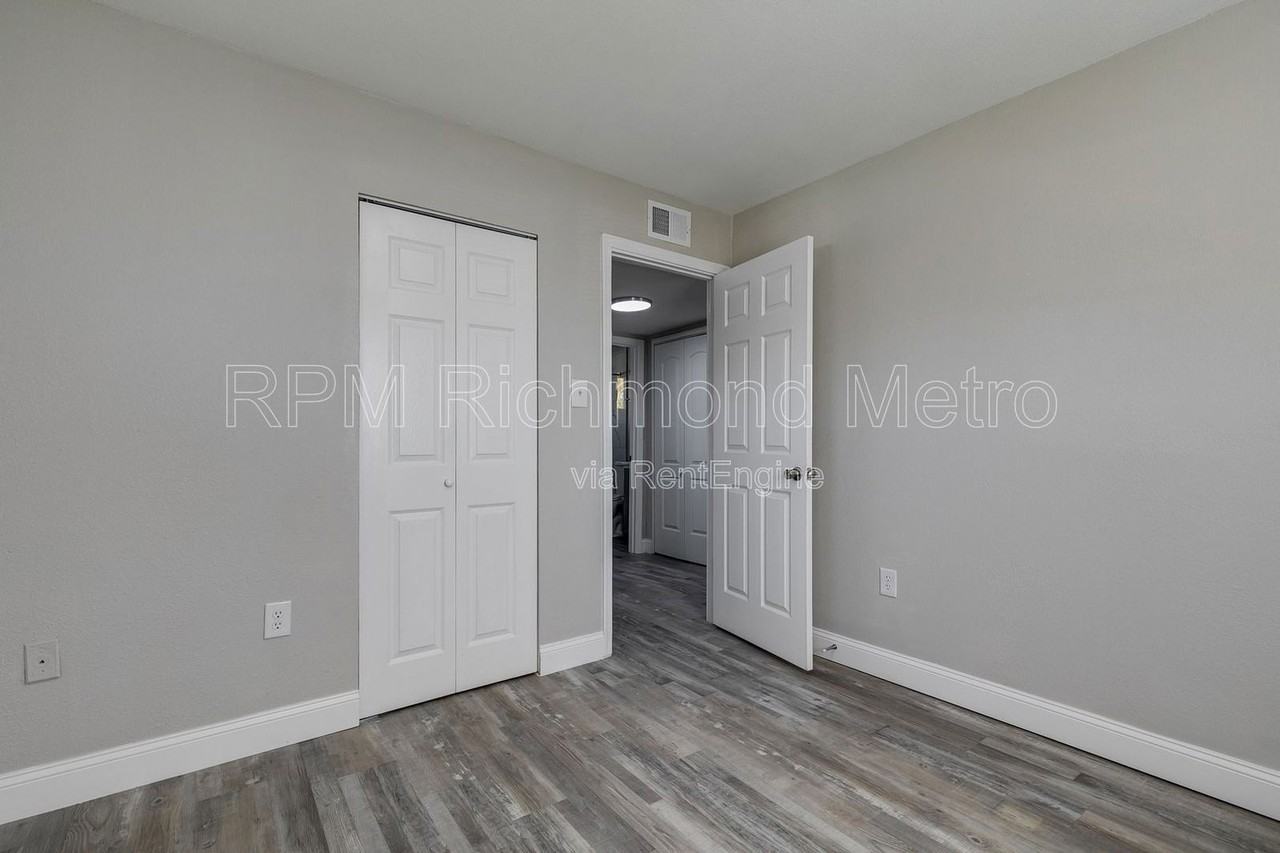 1901 Whitcomb St #5 - Photo 7 of 9