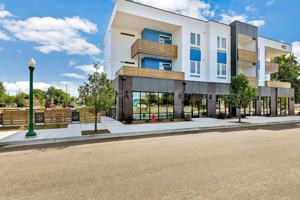 featured image of 385 E 42nd St #103