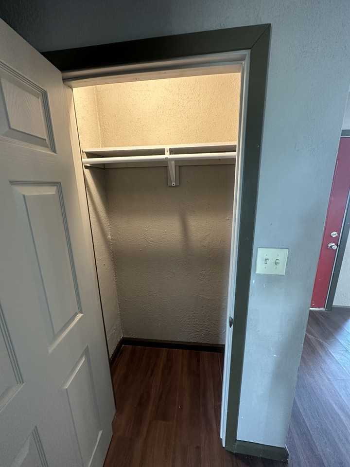 182 1452 - Photo 5 of 25