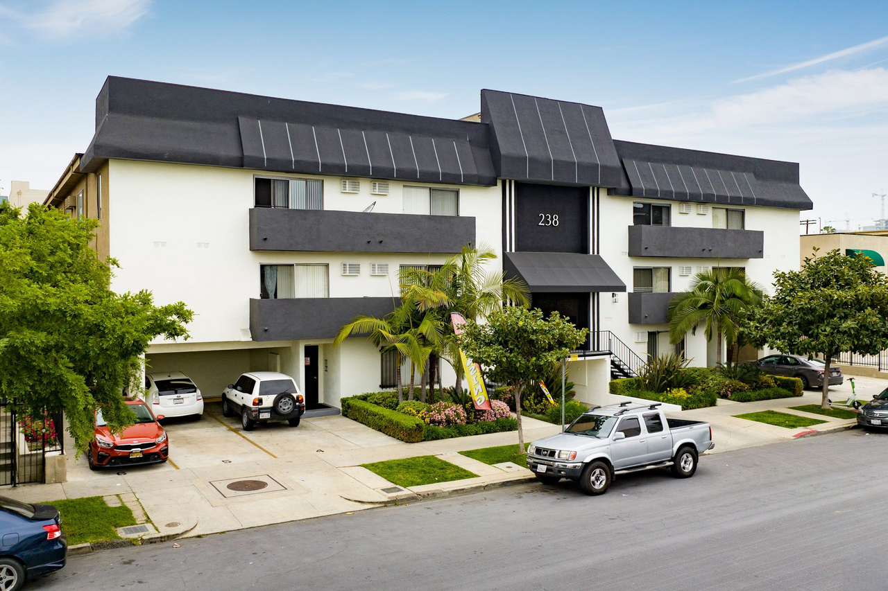 238 South Serrano Ave - Photo 6 of 7