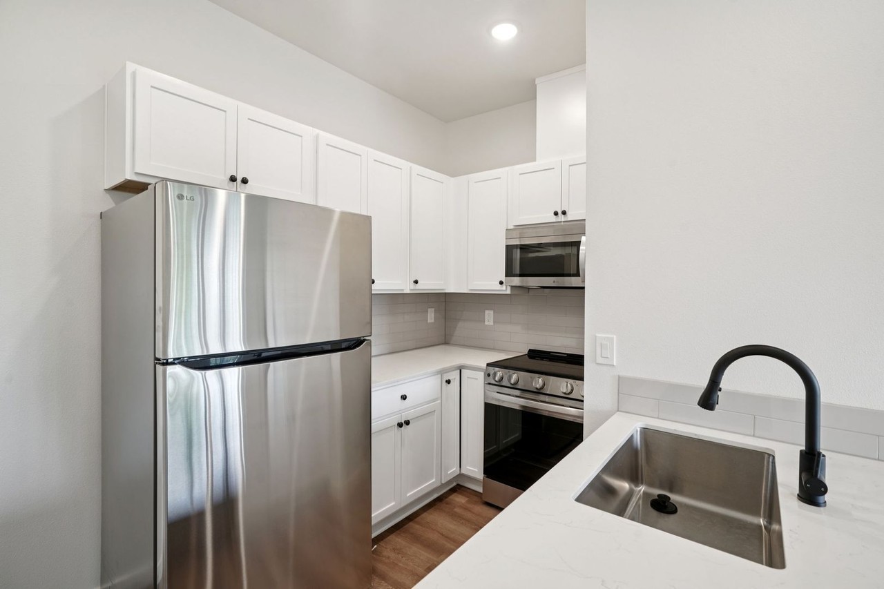 River Park Apartments - Photo 2 of 14