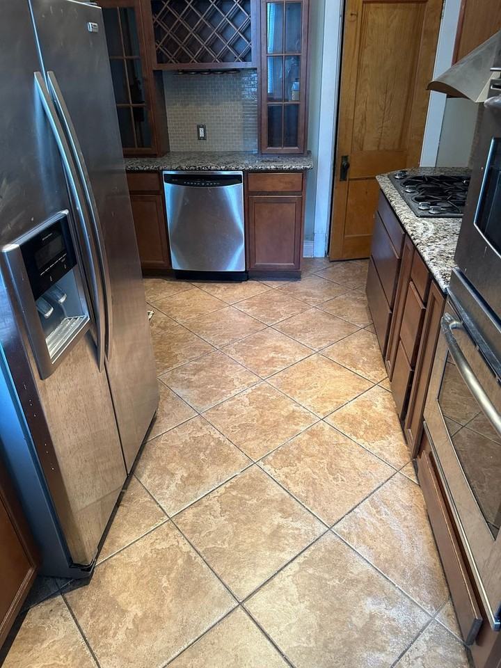 782 Loretta St - Photo 4 of 19