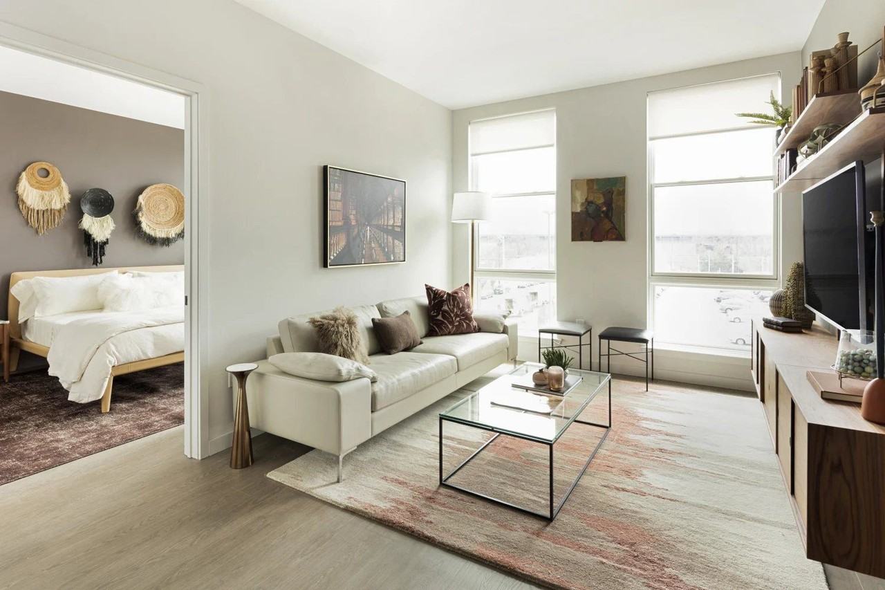 295J - Photo 5 of 19