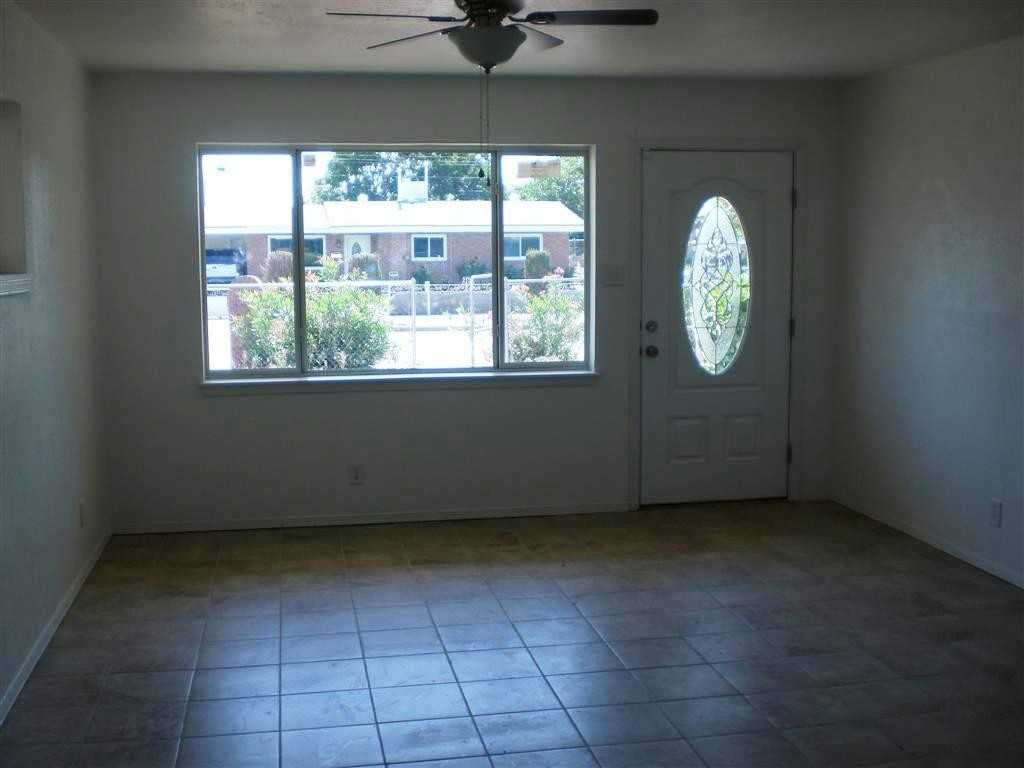 2801 Hawick Rd - Photo 3 of 23