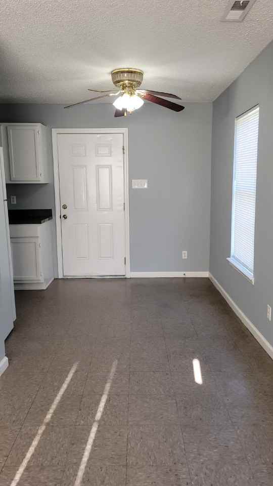 6117 Melrose Rd Nw - Photo 6 of 25