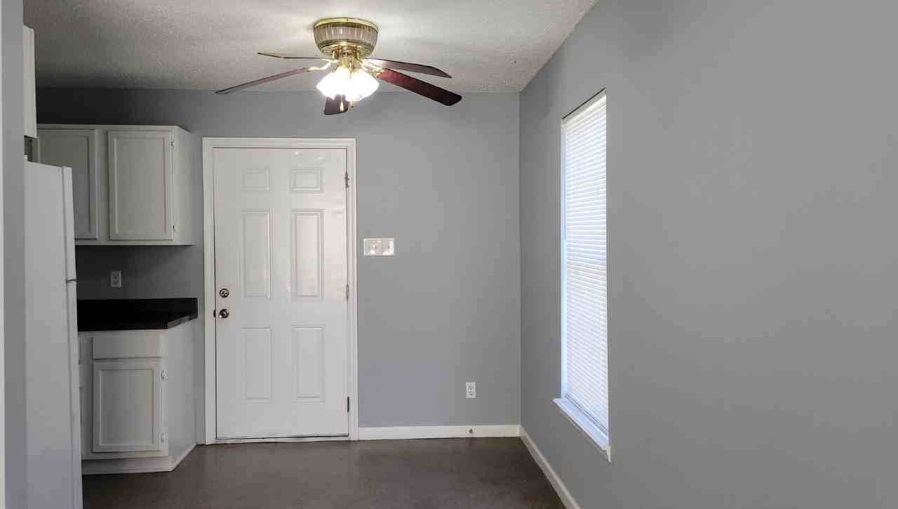 6117 Melrose Rd Nw - Photo 7 of 25