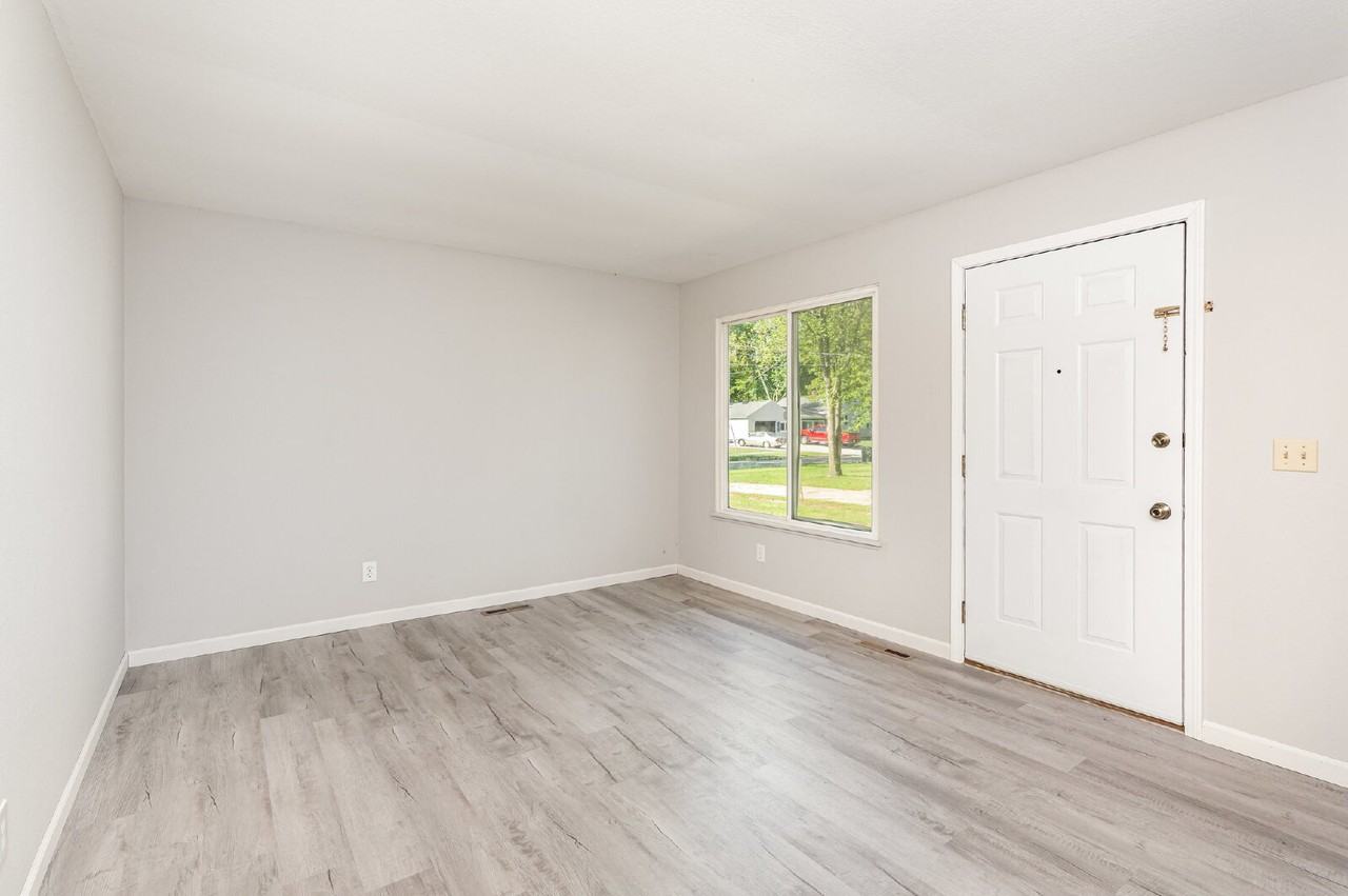 3419 Henry St - Photo 3 of 16