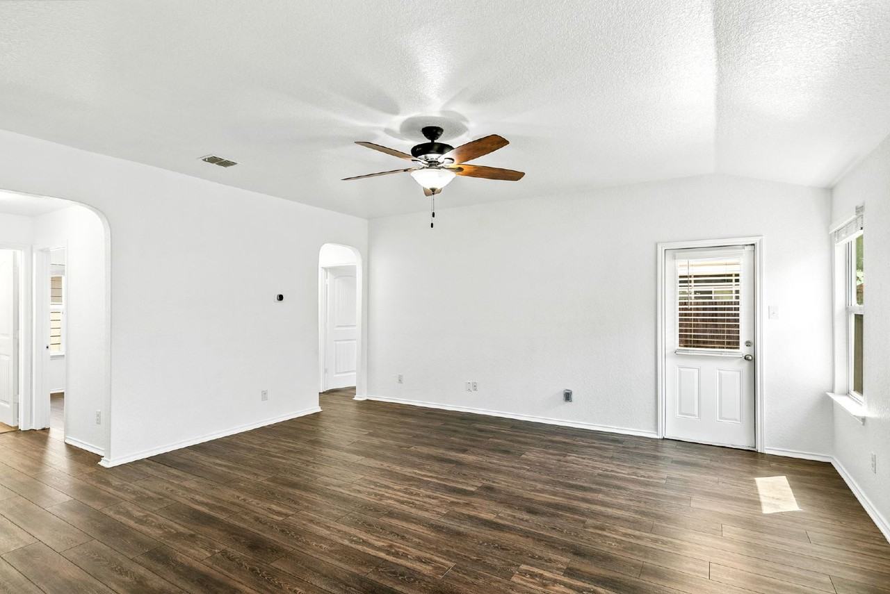 3558 Glacier Lk - Photo 7 of 36