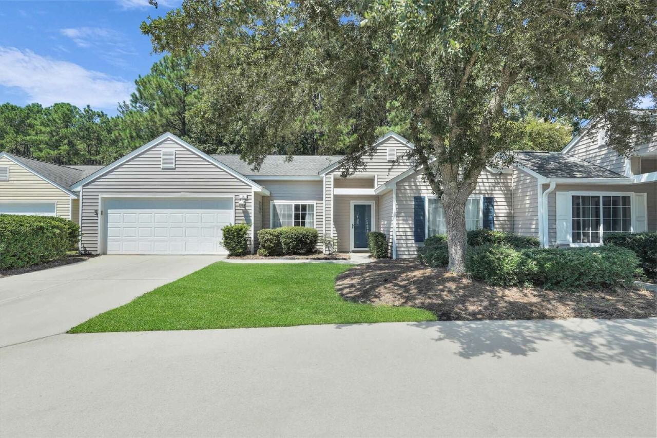 28 Huquenin Ln - Photo 2 of 49