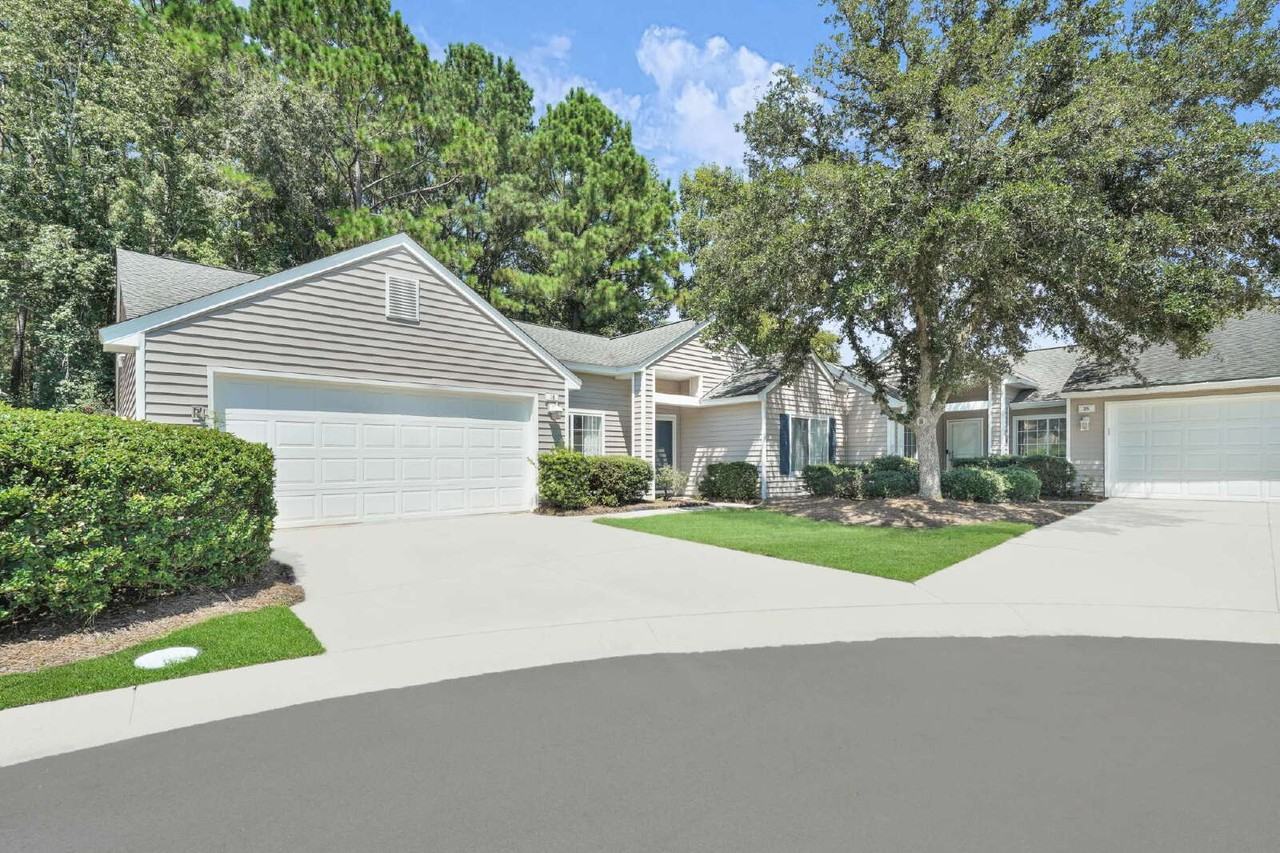 28 Huquenin Ln - Photo 3 of 49