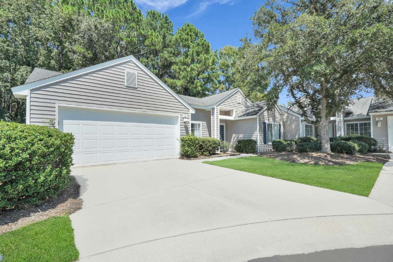 28 Huquenin Ln - Photo 4 of 49