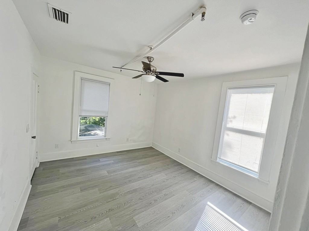 104 S Grove St - Photo 3 of 9