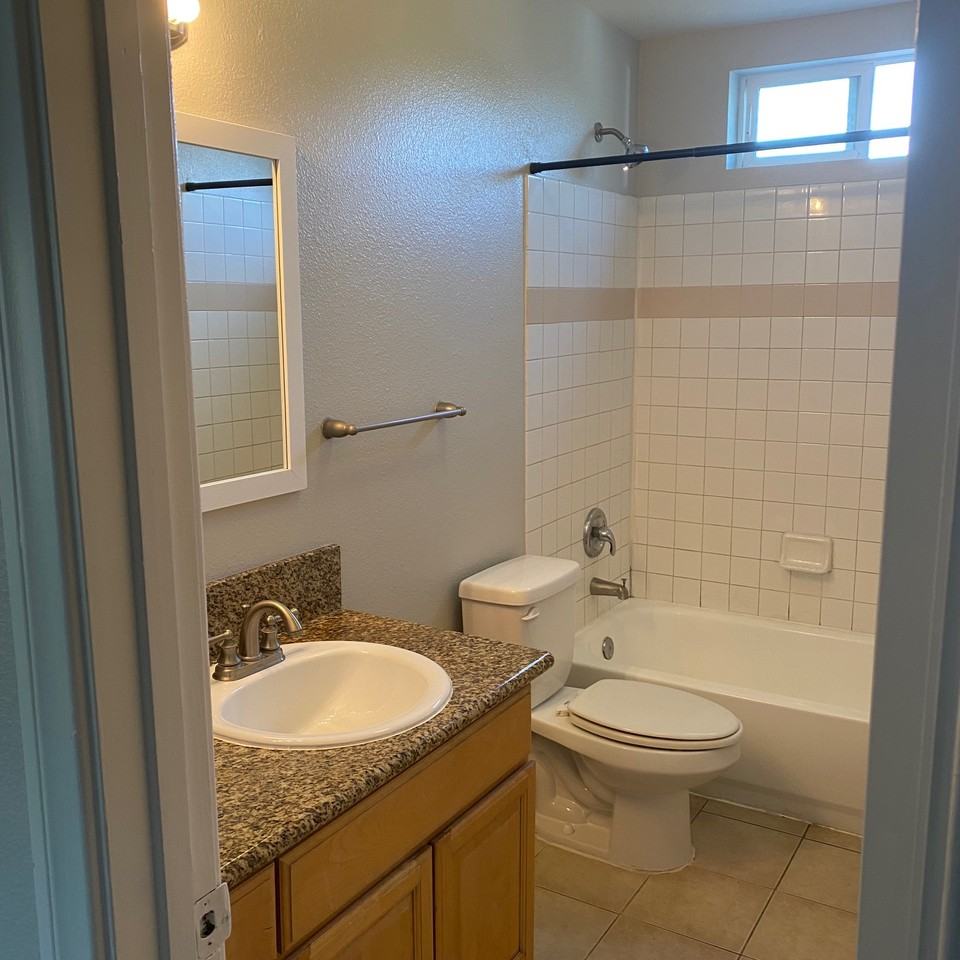 5014 Auburn Dr #3 - Photo 5 of 10