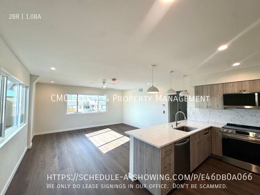 5546 E 2nd St - Photo 3 of 18