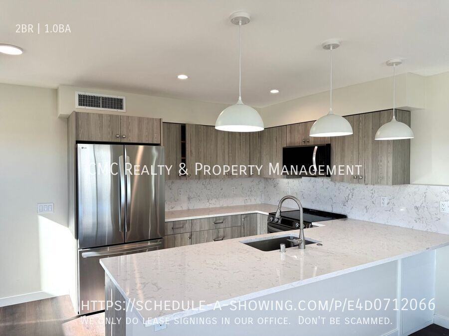 5548 E 2nd St - Photo 2 of 18