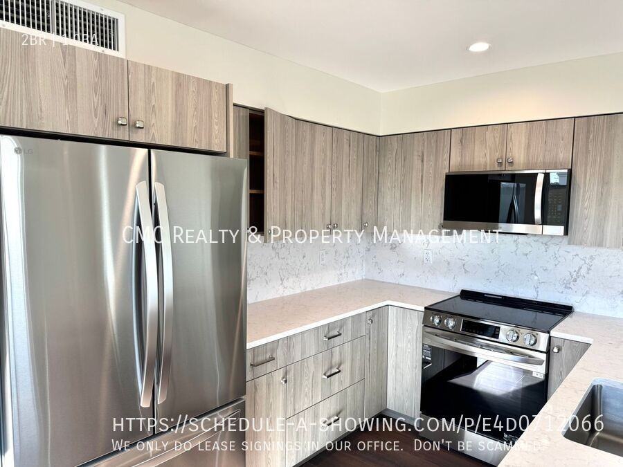 5548 E 2nd St - Photo 3 of 18