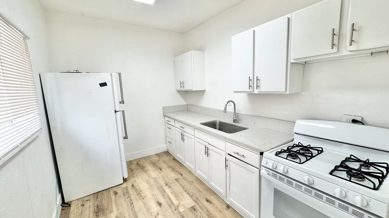 410 Witmer St #10 - Photo 2 of 9