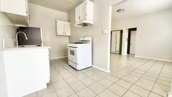 featured image of 5606 S Figueroa St #14