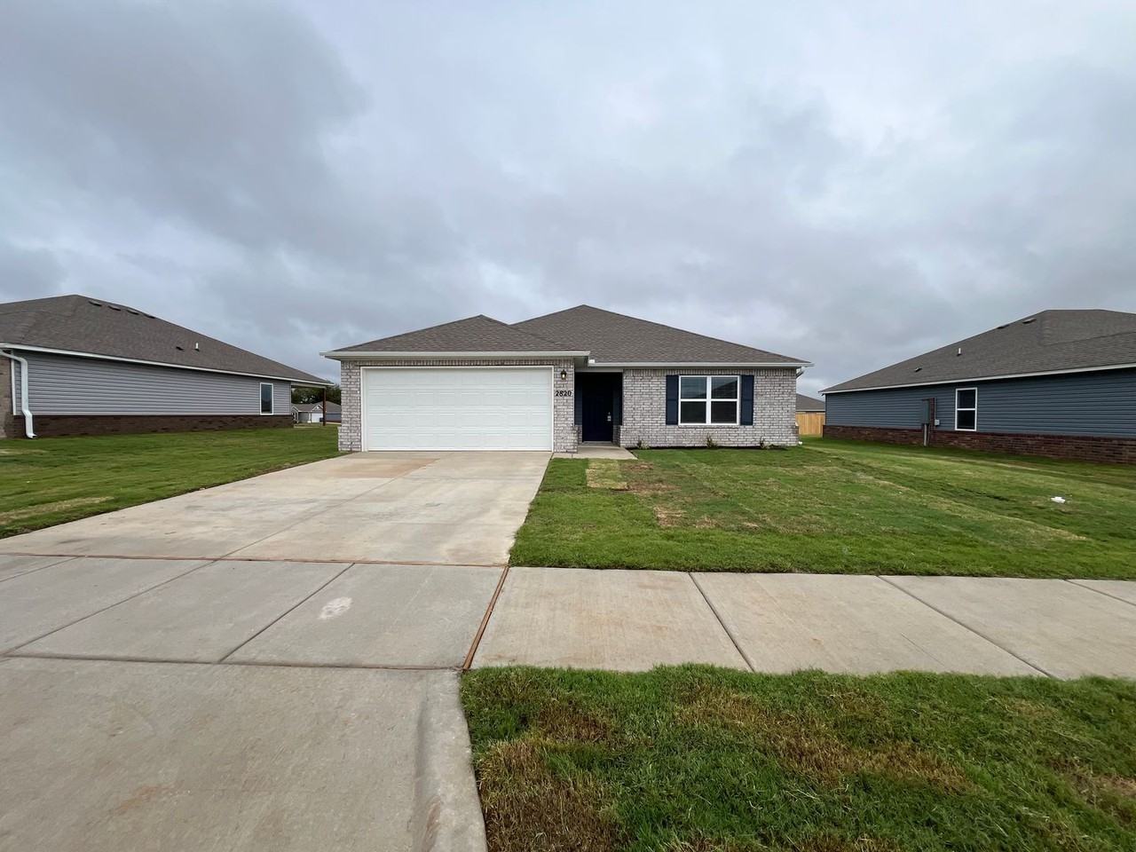 2820 Bass St - Photo 5 of 22