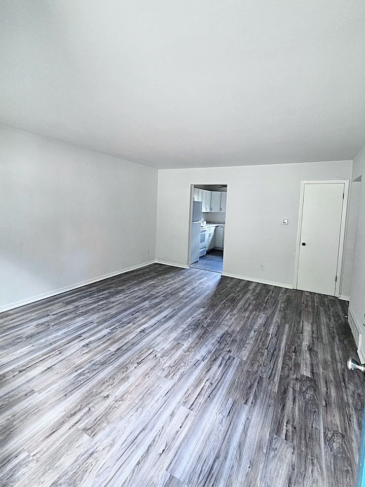 279 281 Cluster Avenue - Photo 2 of 18