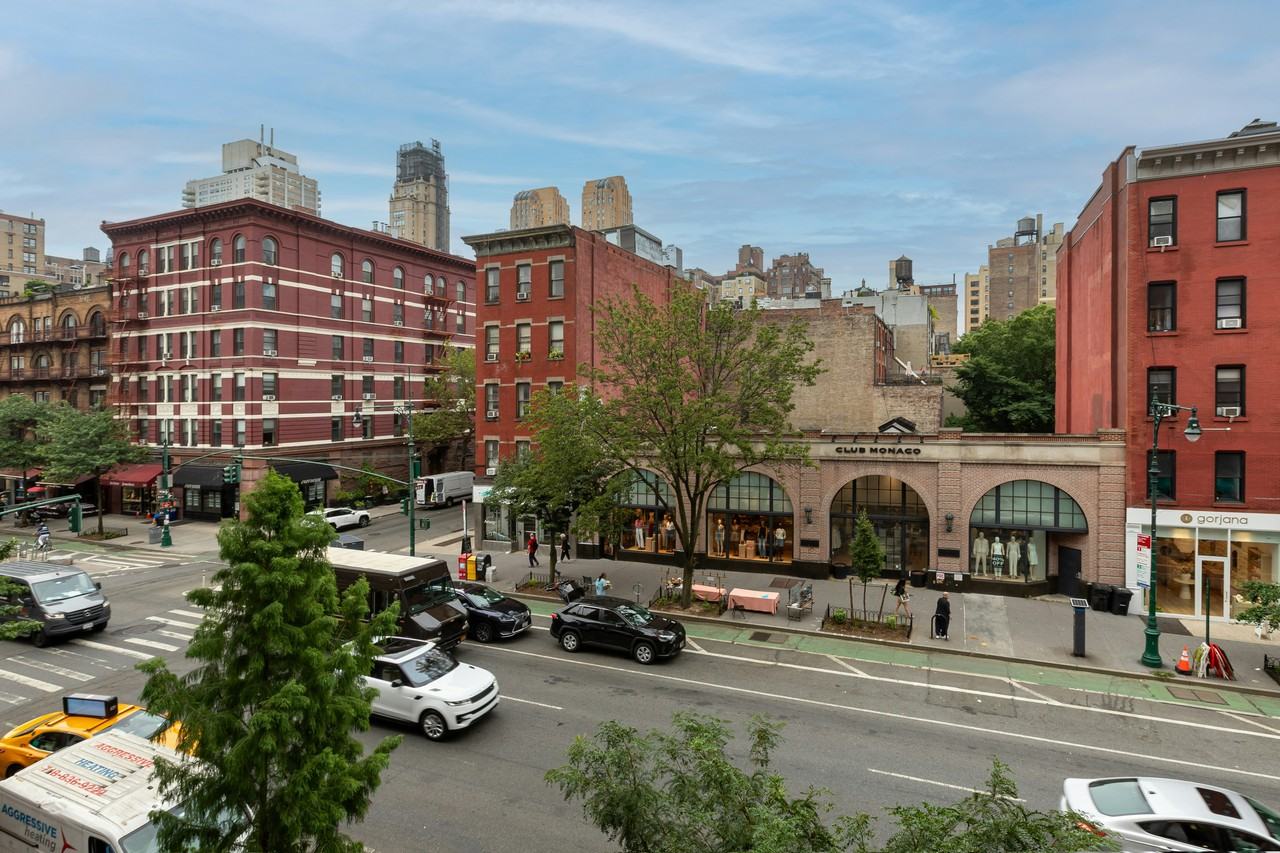 104 W 70th St #3E - Photo 5 of 5