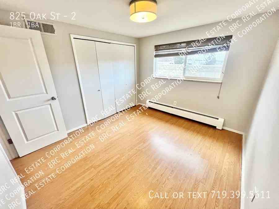 Oak Street Apartments - Photo 3 of 13