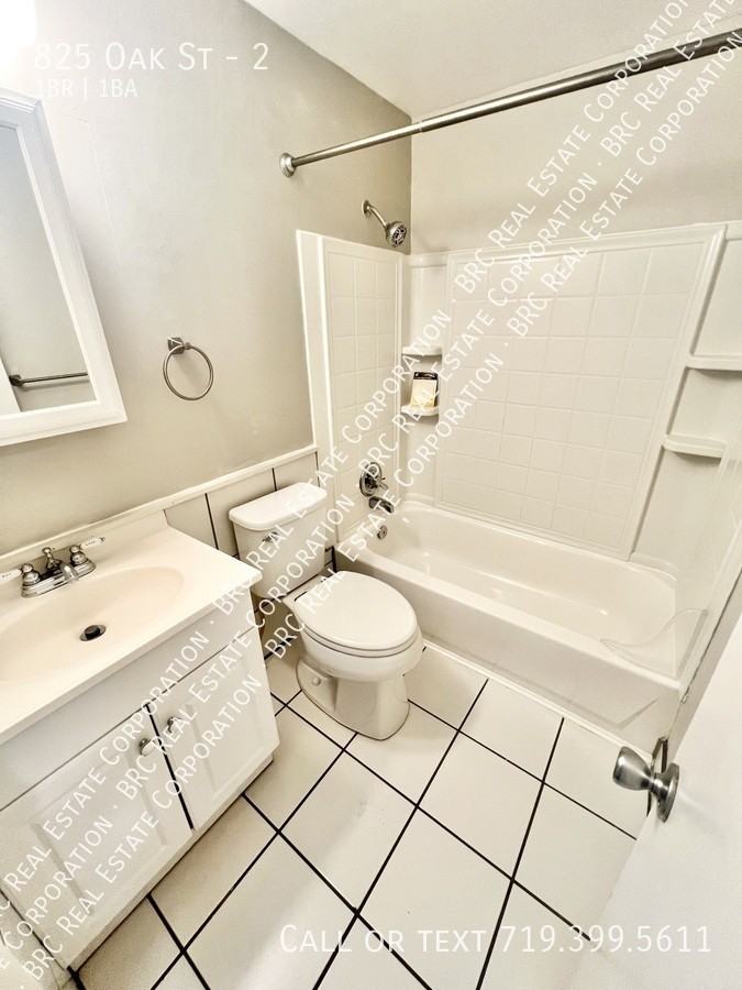 Oak Street Apartments - Photo 6 of 13