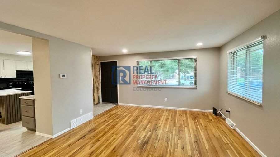 6322 Urban Ct - Photo 3 of 28