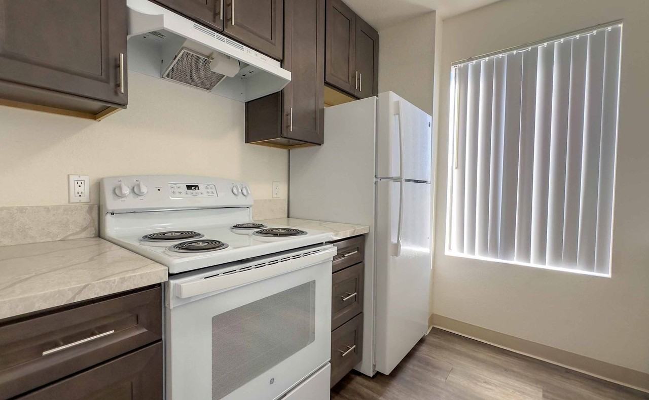 Summerfield Villas - Photo 4 of 25