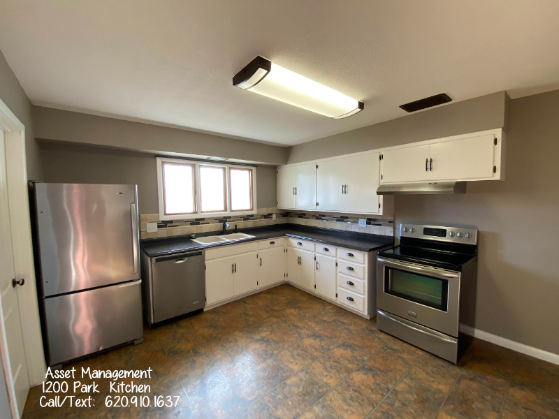 1200 Park St - Photo 3 of 18