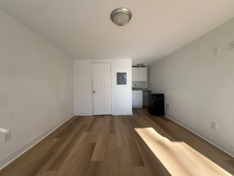 1103 Dunbar St #10 - Photo 2 of 5