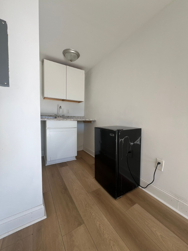 1103 Dunbar St #10 - Photo 5 of 5