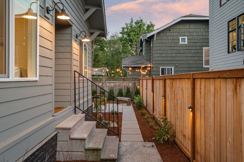 6404 47th Ave Sw - Photo 3 of 17