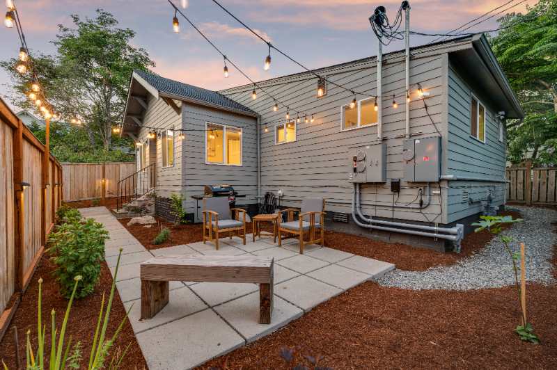 6404 47th Ave Sw - Photo 5 of 17