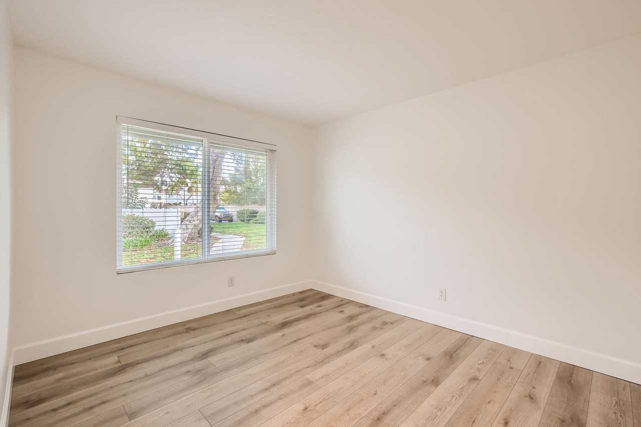 758 Timber Cove Way - Photo 3 of 12