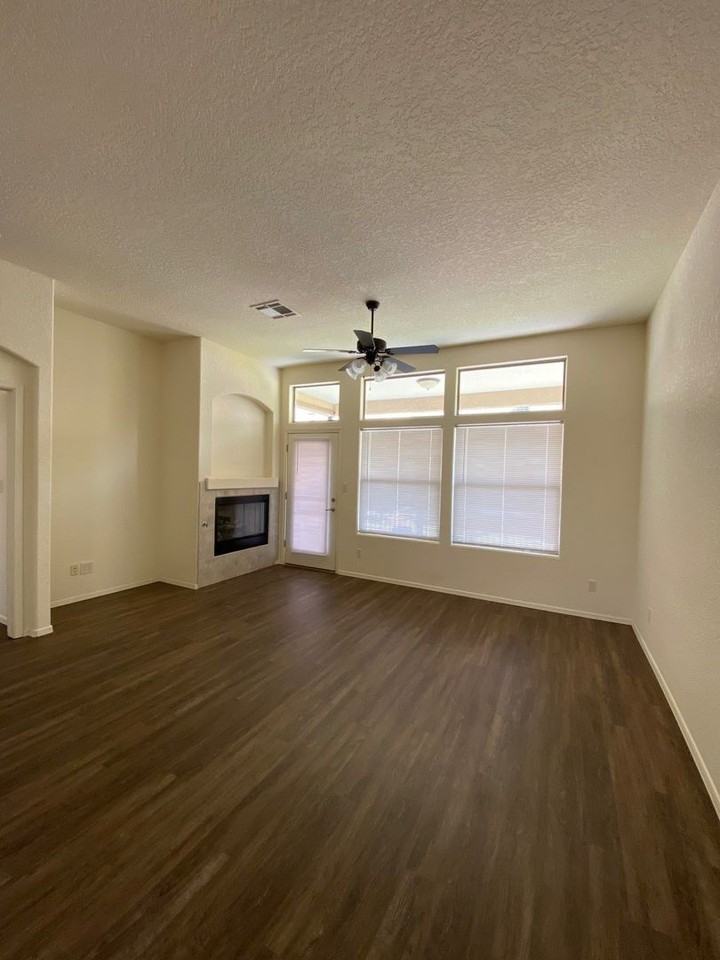 4032 Canterra Arc - Photo 4 of 14