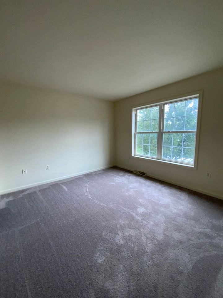 204 Elmshire Drive - Photo 2 of 19