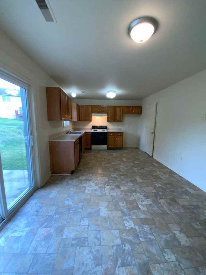 204 Elmshire Drive - Photo 7 of 19