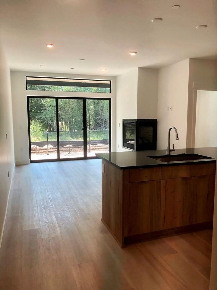 914 River Rd - Photo 4 of 17