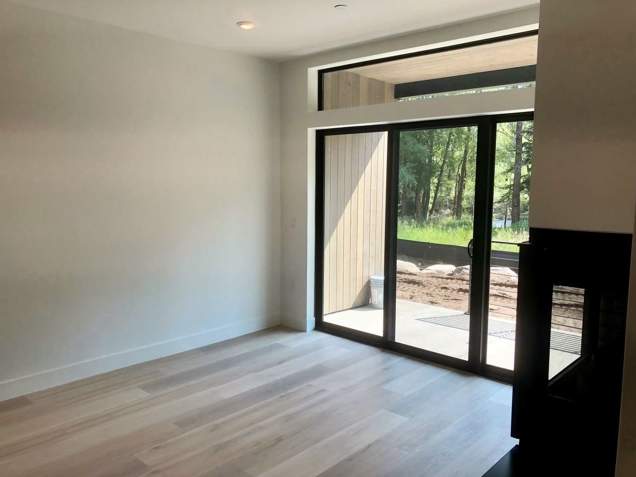 914 River Rd - Photo 7 of 17