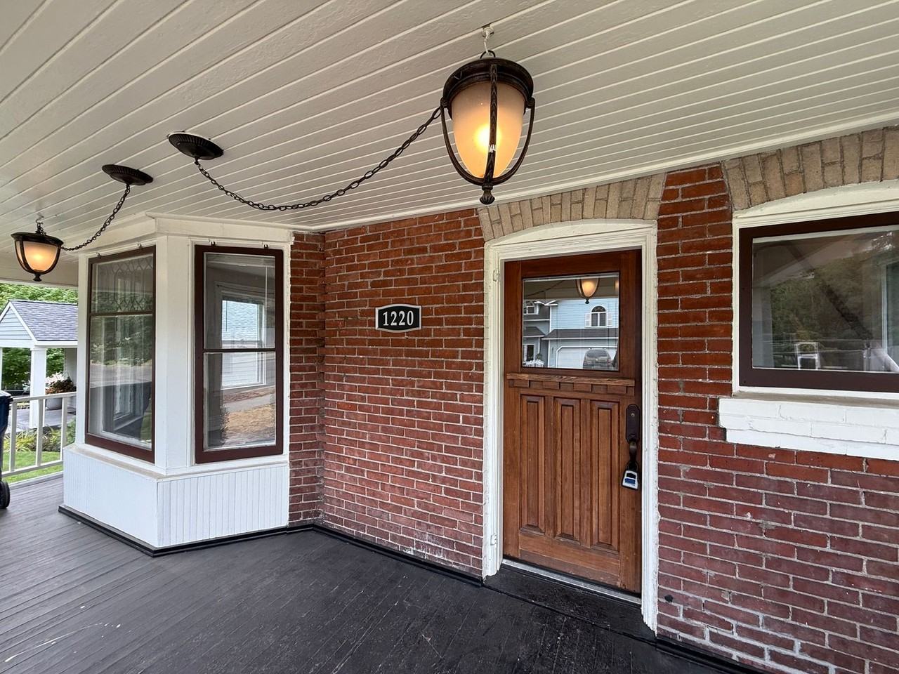 1220 S Ash St - Photo 2 of 31