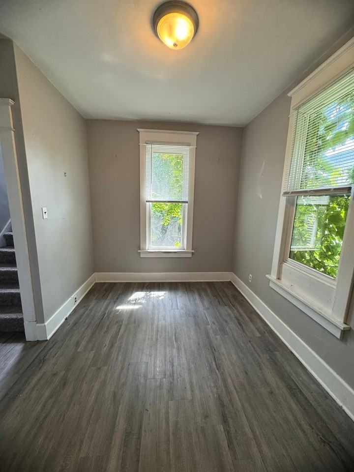 1321 W 13th St - Photo 7 of 13