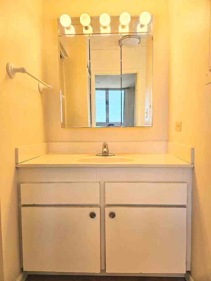 1624 Dole St #1504 - Photo 2 of 11